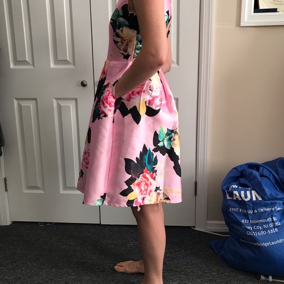 Pink floral dress size small - Picture 3 of 6